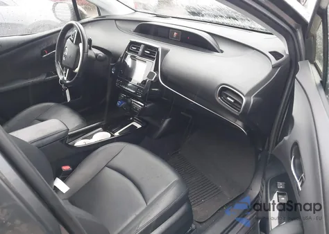 2016 Toyota Prius Four z USA, uszkodzony, nr VIN JTDKARFU6G3017589